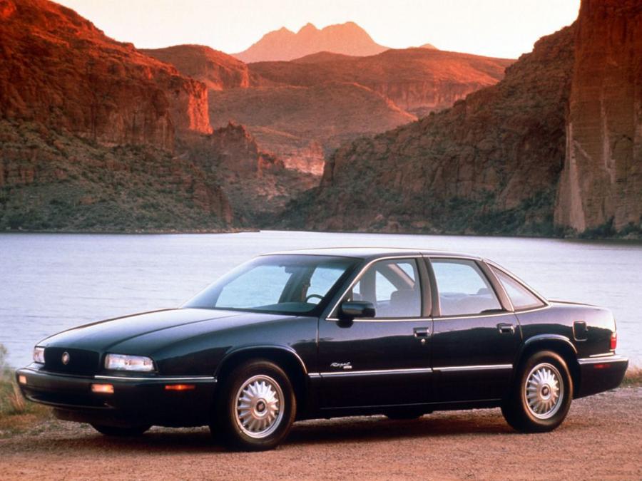  Buick Regal Sedan 1995 года  (фото 2 из 4)